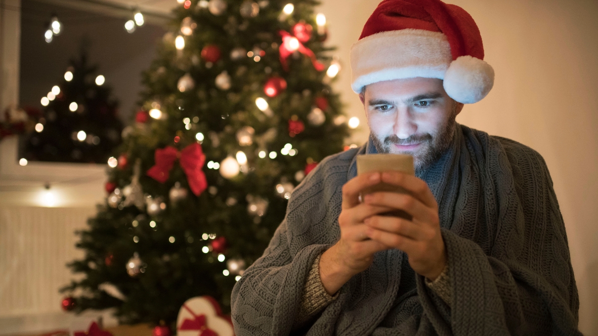 Best Responses to “Merry Christmas Eve” Text - Blog Banner